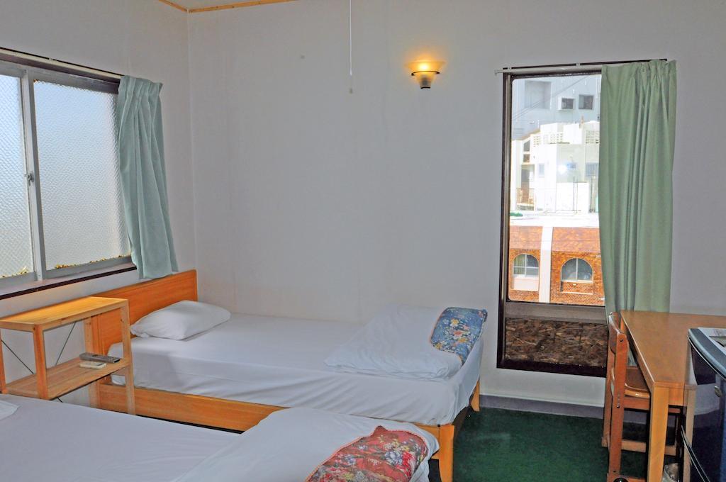 Yoshida Hotel Okinawa Habitación foto
